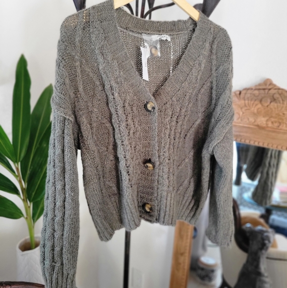 NWT HOOKED UP Olive Green Cardigan - Picture 10 of 10
